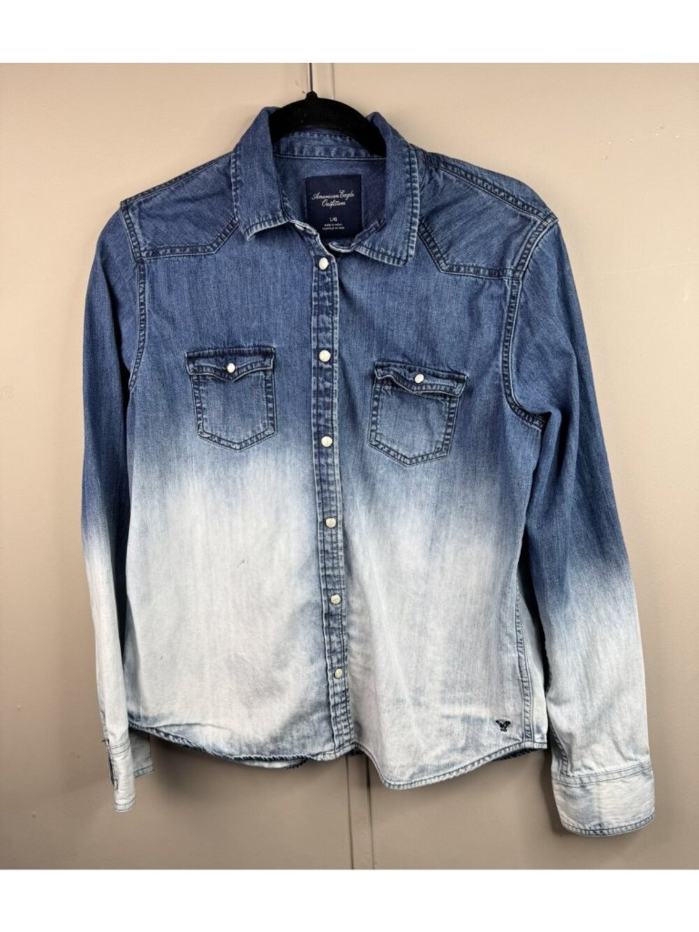 American Eagle Size L Womens Denim Shirt Long Sleeve Snap Front Ombre